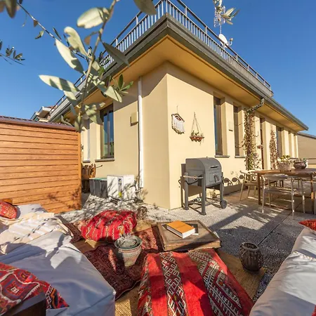 Casa Madera With Lovely Terrace Lägenhet