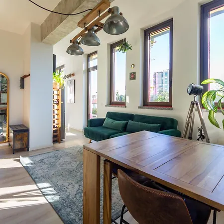 Casa Madera With Lovely Terrace Milano