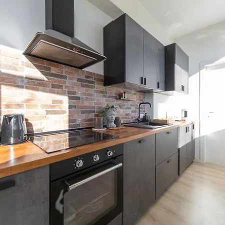 Casa Madera With Lovely Terrace Milano