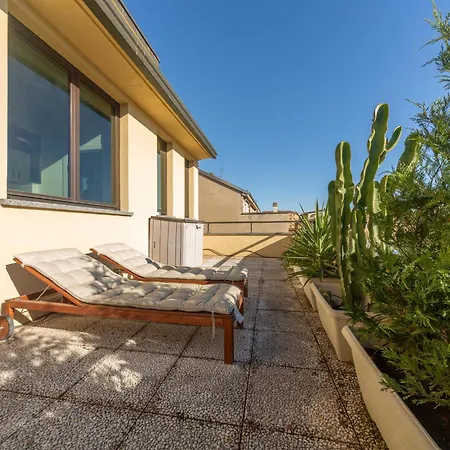 Lägenhet Casa Madera With Lovely Terrace Milano