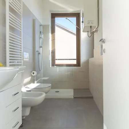 Apartment Casa Madera With Lovely Terrace Milan